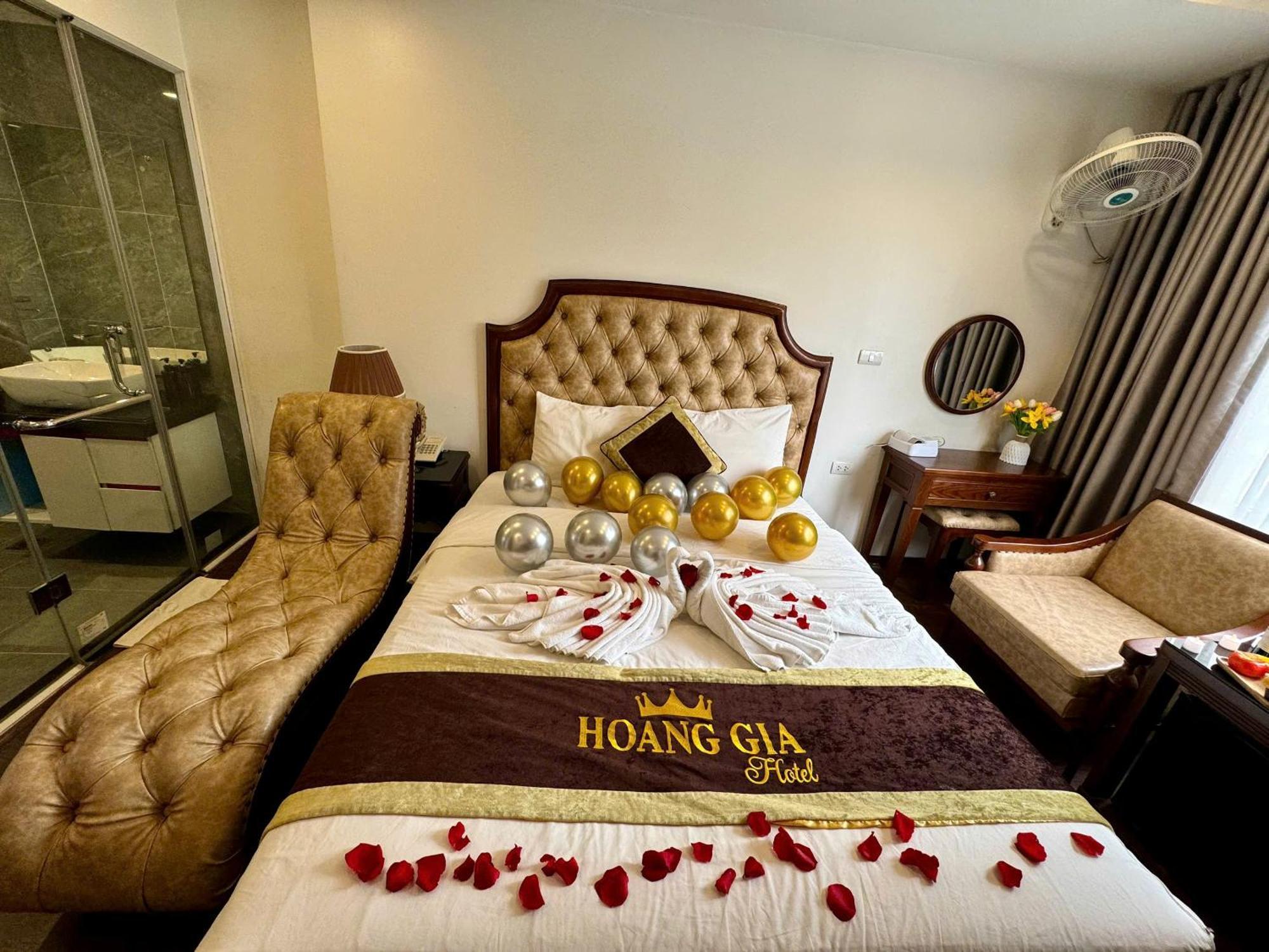 Hoang Gia Hotel Nhan Hoa Hanoi Exterior photo