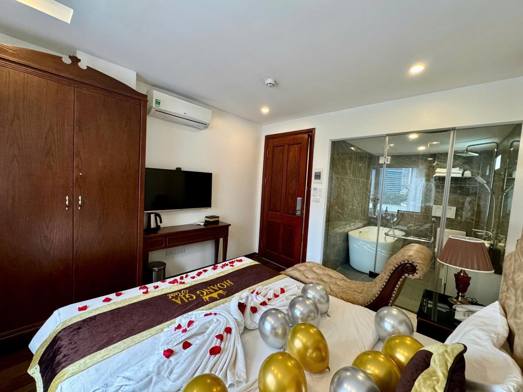 Hoang Gia Hotel Nhan Hoa Hanoi Exterior photo