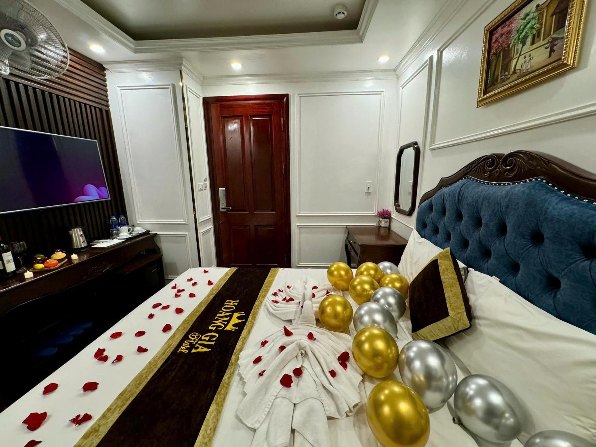 Hoang Gia Hotel Nhan Hoa Hanoi Exterior photo