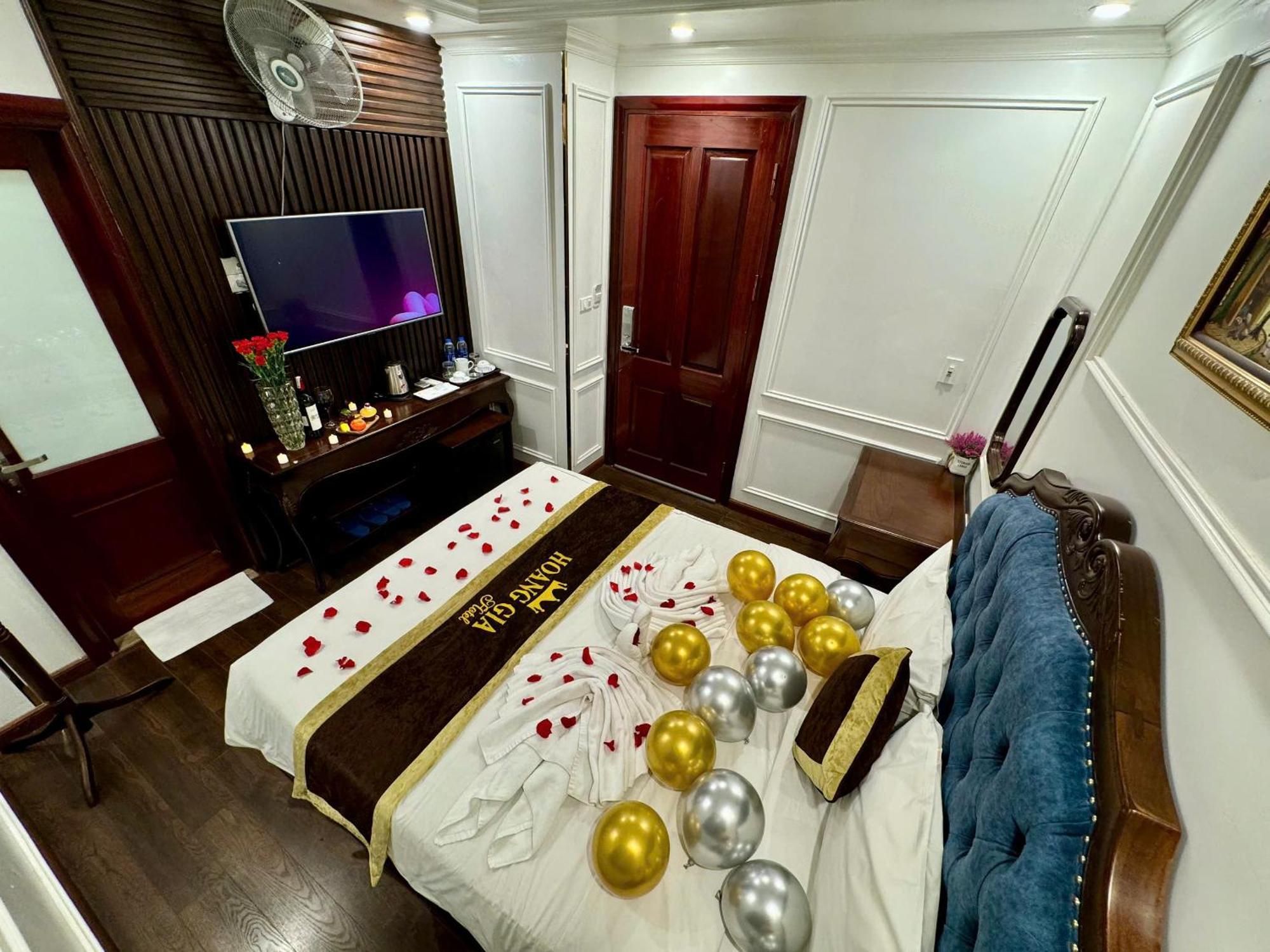 Hoang Gia Hotel Nhan Hoa Hanoi Exterior photo